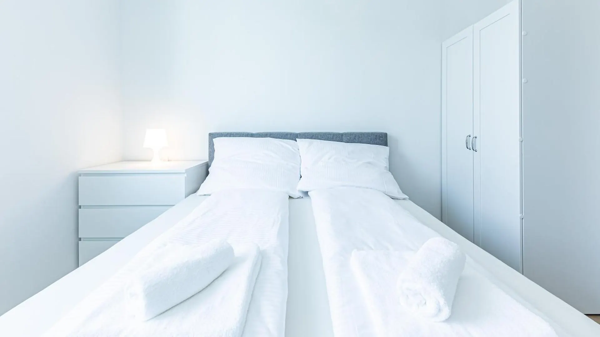 Peaceful & Connected By Jr City Apartments Vienna
